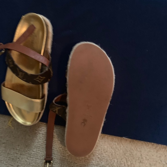 LV espadrilles - Picture 3 of 4